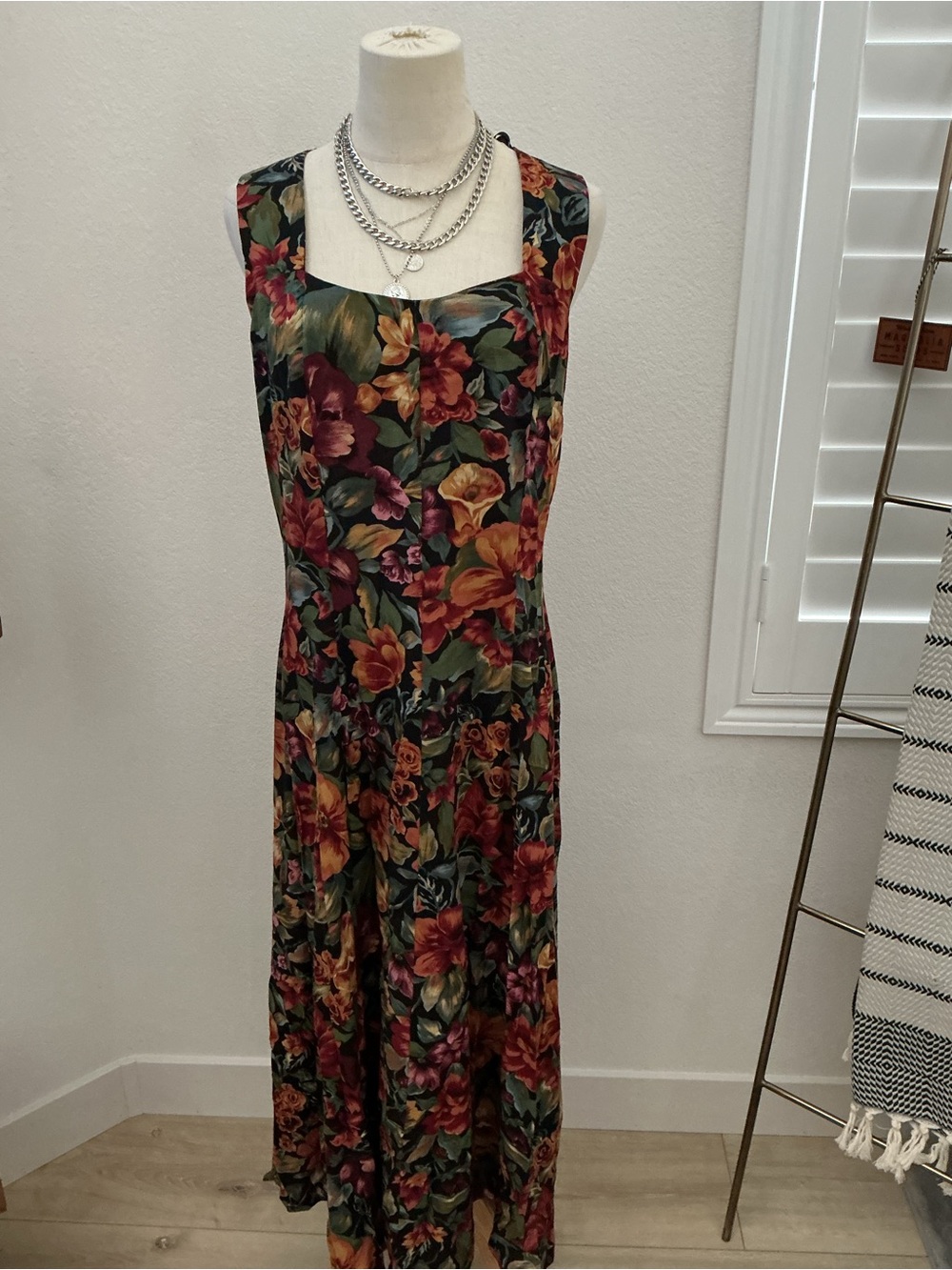 Vintage Autumn Floral Square-Neck Maxi Dress in Red, Orange, Green - Picture 2 of 8